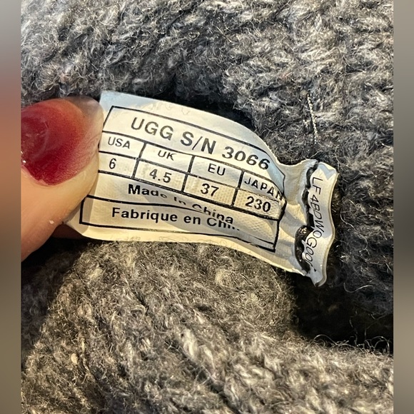 UGG Women's Lattice Cardy knit boots in gray size 6 - Picture 7 of 7